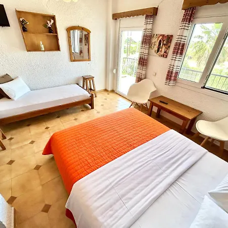 Alba Mare アパート アフィトス